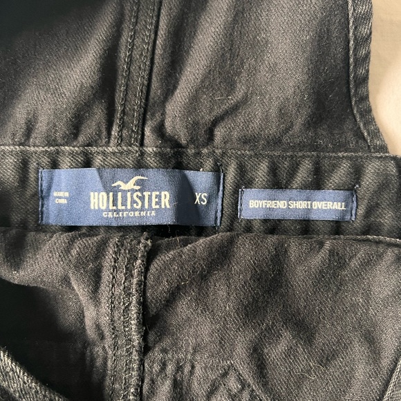 Hollister Boyfriend Short Overalls| XS Black denim| Frayed hem - Picture 2 of 6